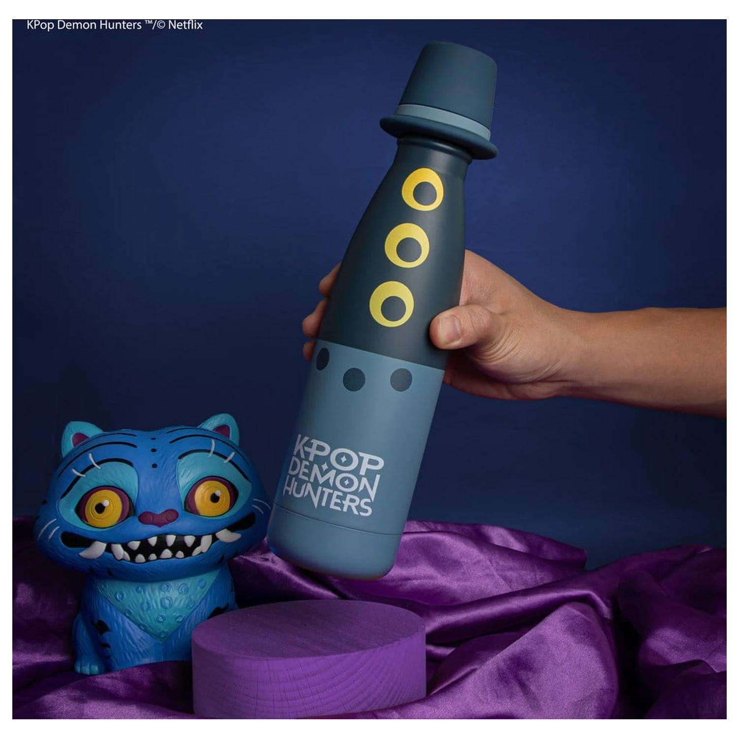 KPop Demon Hunters Sussie vizespalack kulacs  termékfotó