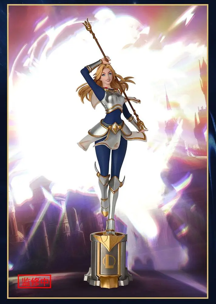 League of Legends Lux, the Lady of Luminosity figura alakú toll 22 cm termékfotó