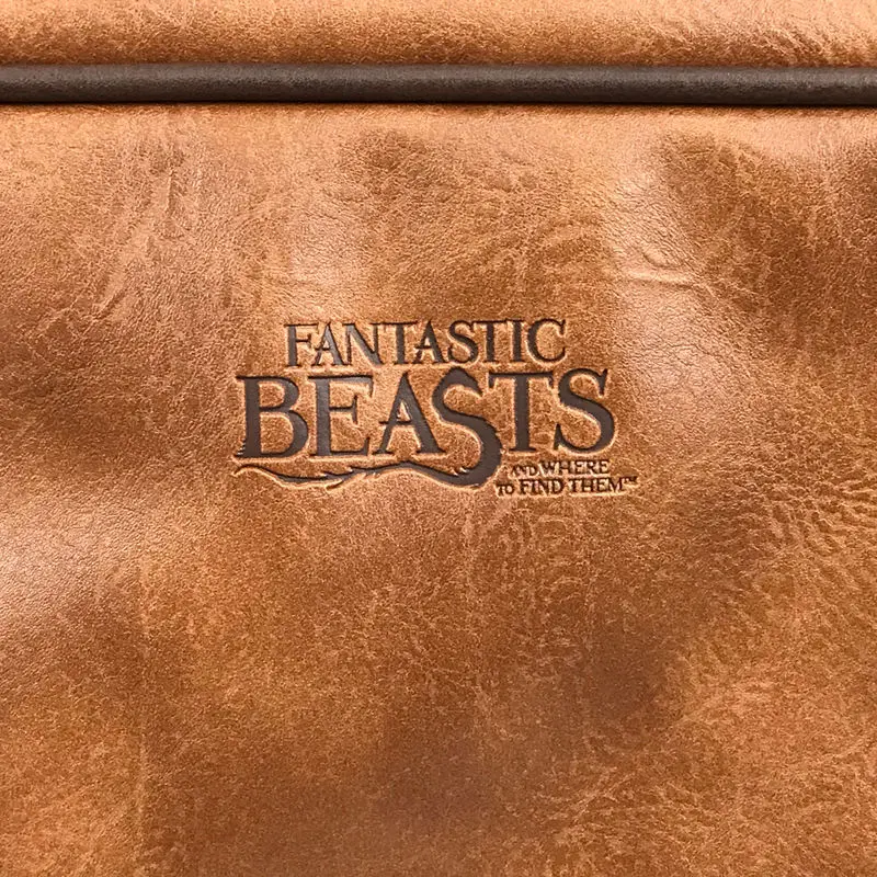 Legendás állatok és megfigyelésük Newt Scamander válltáska termékfotó