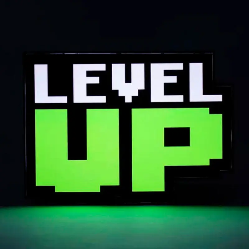 Level Up lámpa hanggal termékfotó