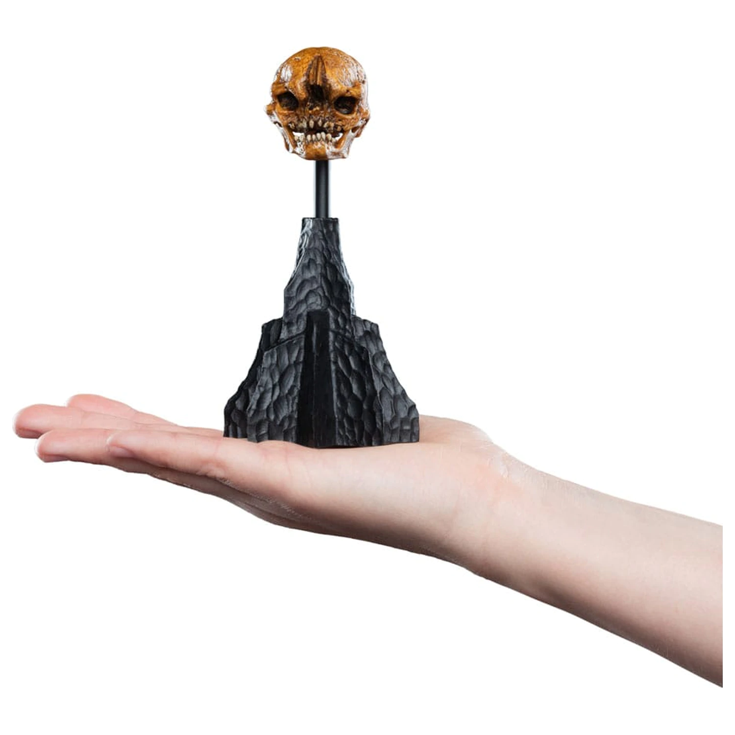 Lord of the Rings Skull of a Misty Mountain Goblin Mini szobor figura 14 cm termékfotó