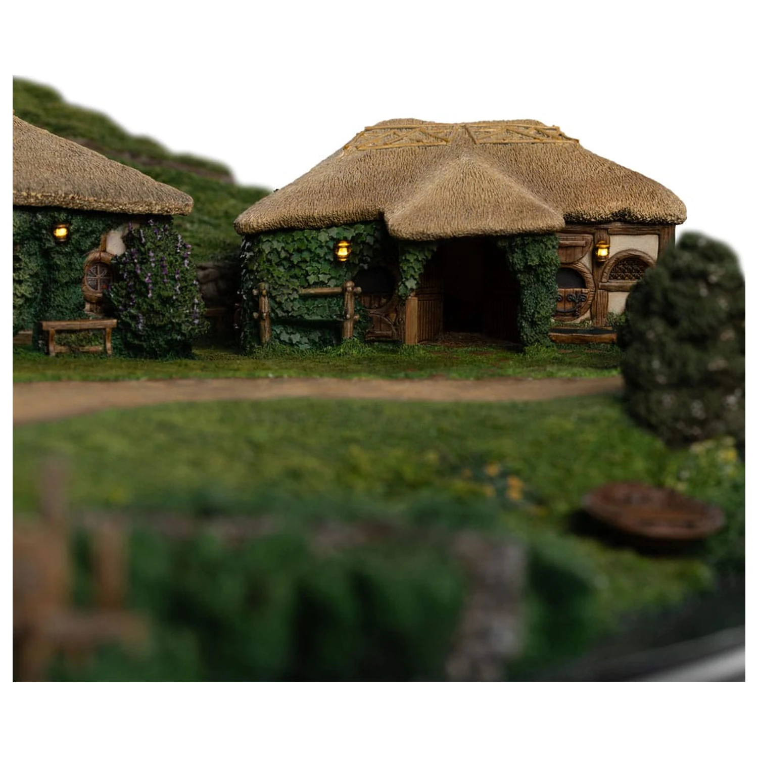 Lord of the Rings The Green Dragon Inn szobor figura termékfotó