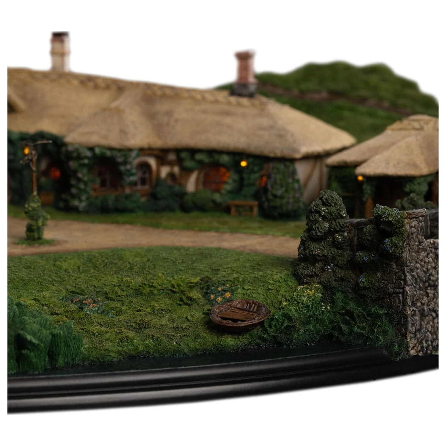 Lord of the Rings The Green Dragon Inn szobor figura termékfotó