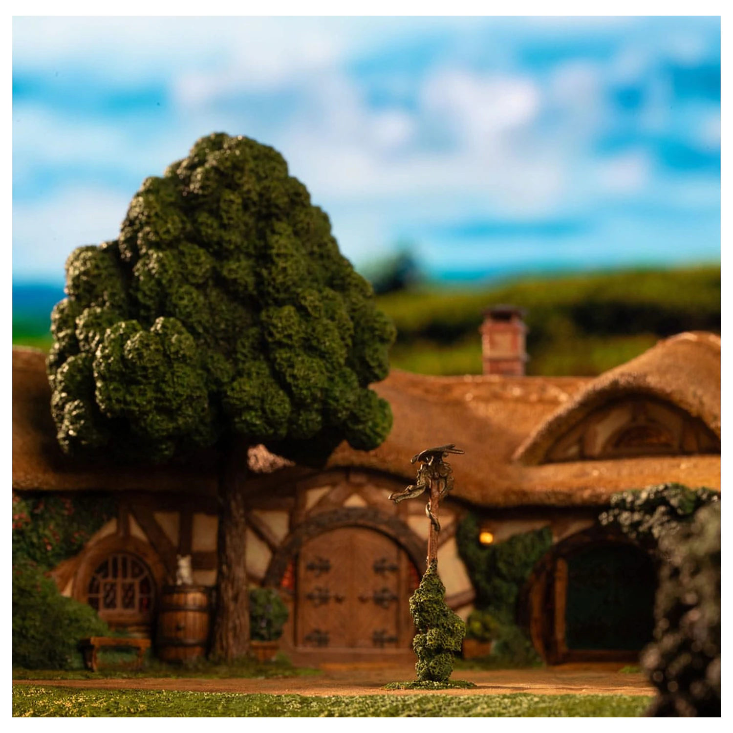 Lord of the Rings The Green Dragon Inn szobor figura termékfotó