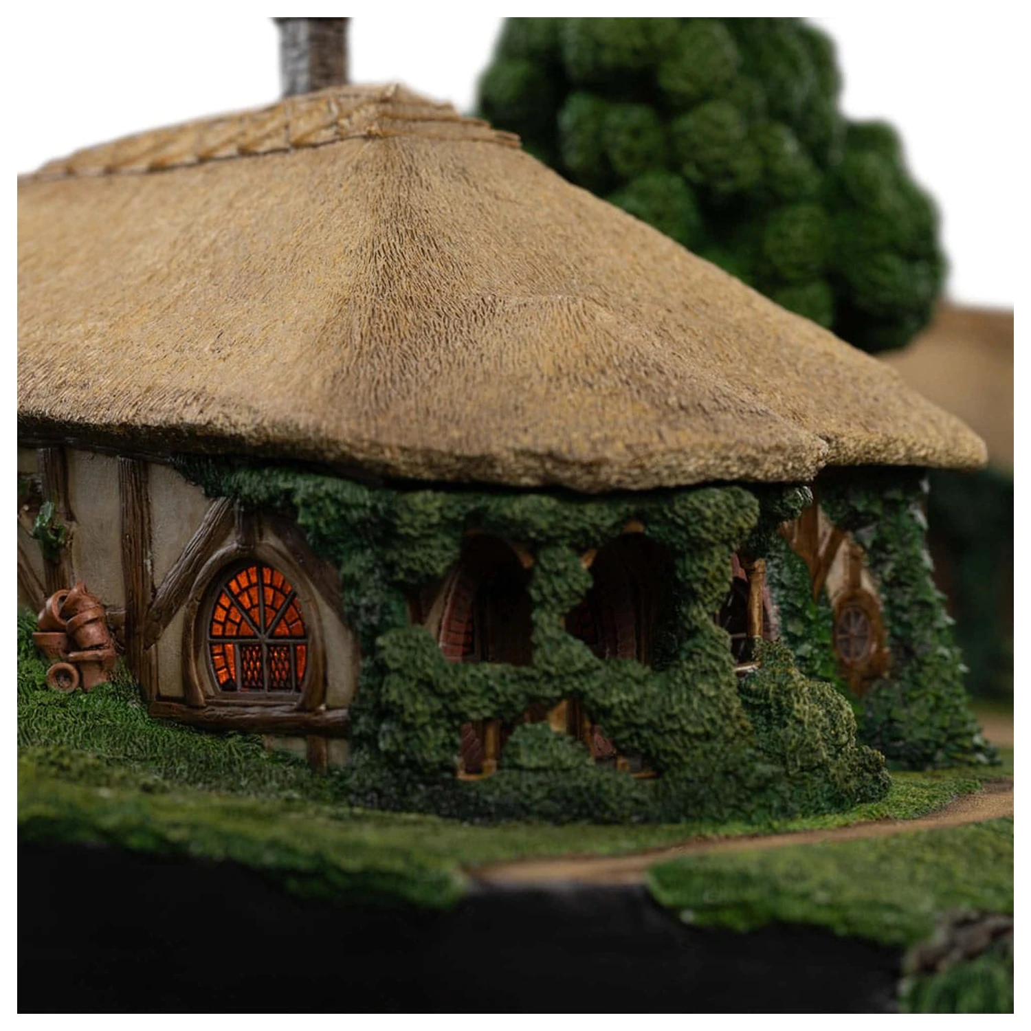 Lord of the Rings The Green Dragon Inn szobor figura termékfotó