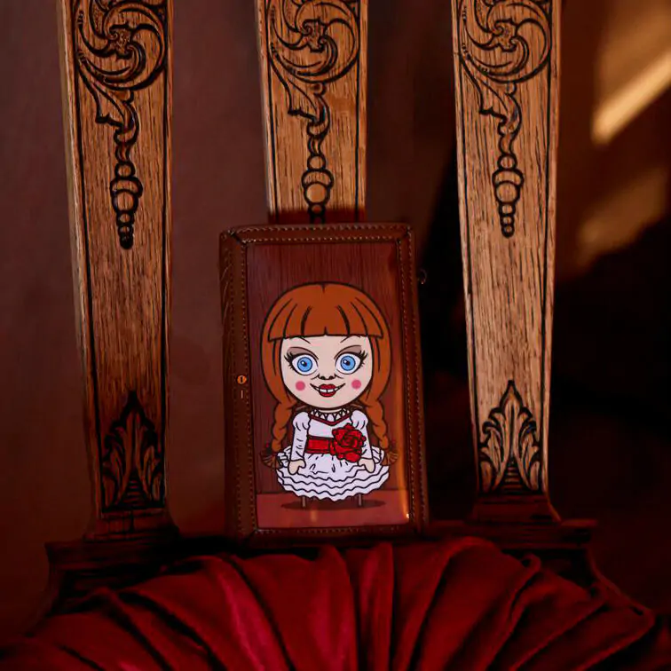 Loungefly Annabelle Cosplay pénztárca termékfotó