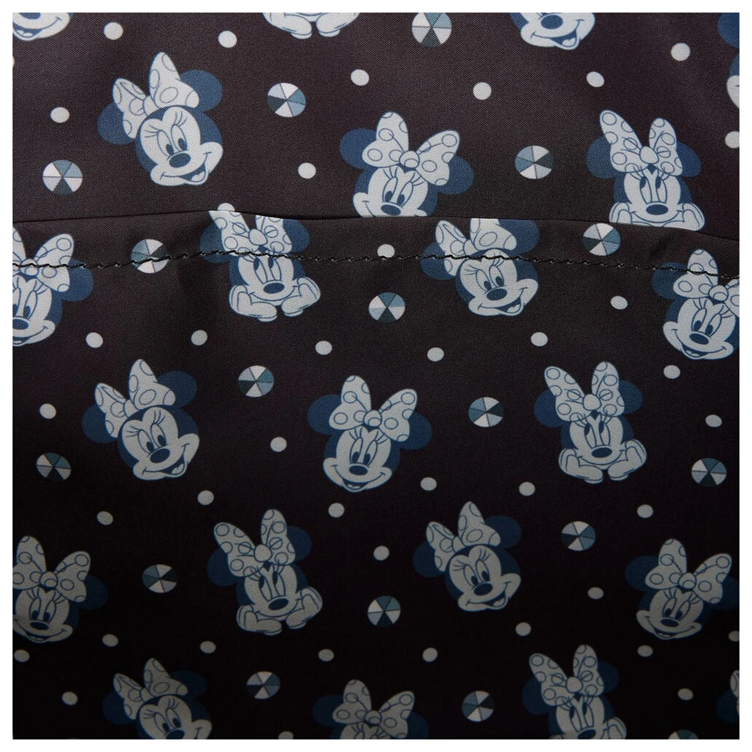 Loungefly Disney Minnie Studs & Chains bevásárlótáska termékfotó