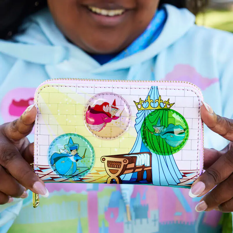 Loungefly Disney Sleeping Beauty Castle Three Good Fairies Stained Glas  pénztárca termékfotó