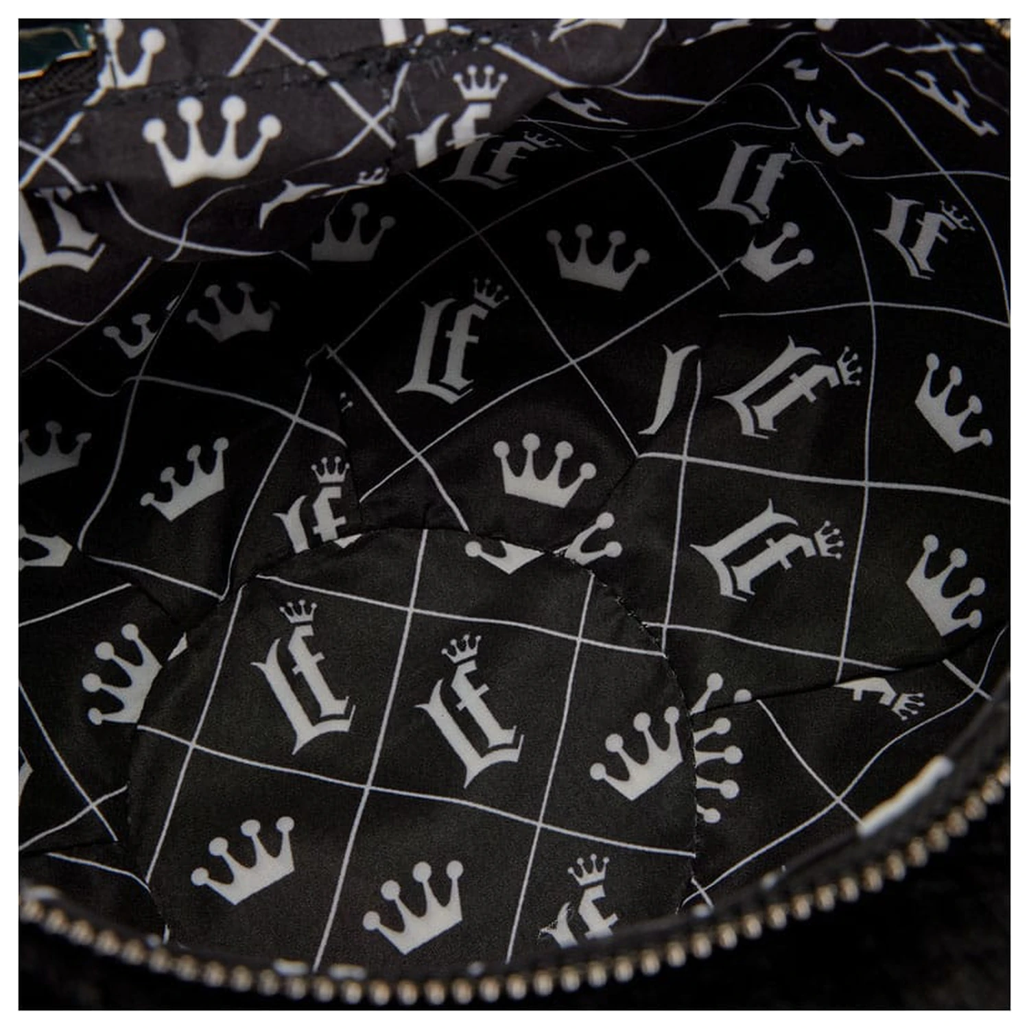 Loungefly Figural Bat keresztpántos táska  termékfotó