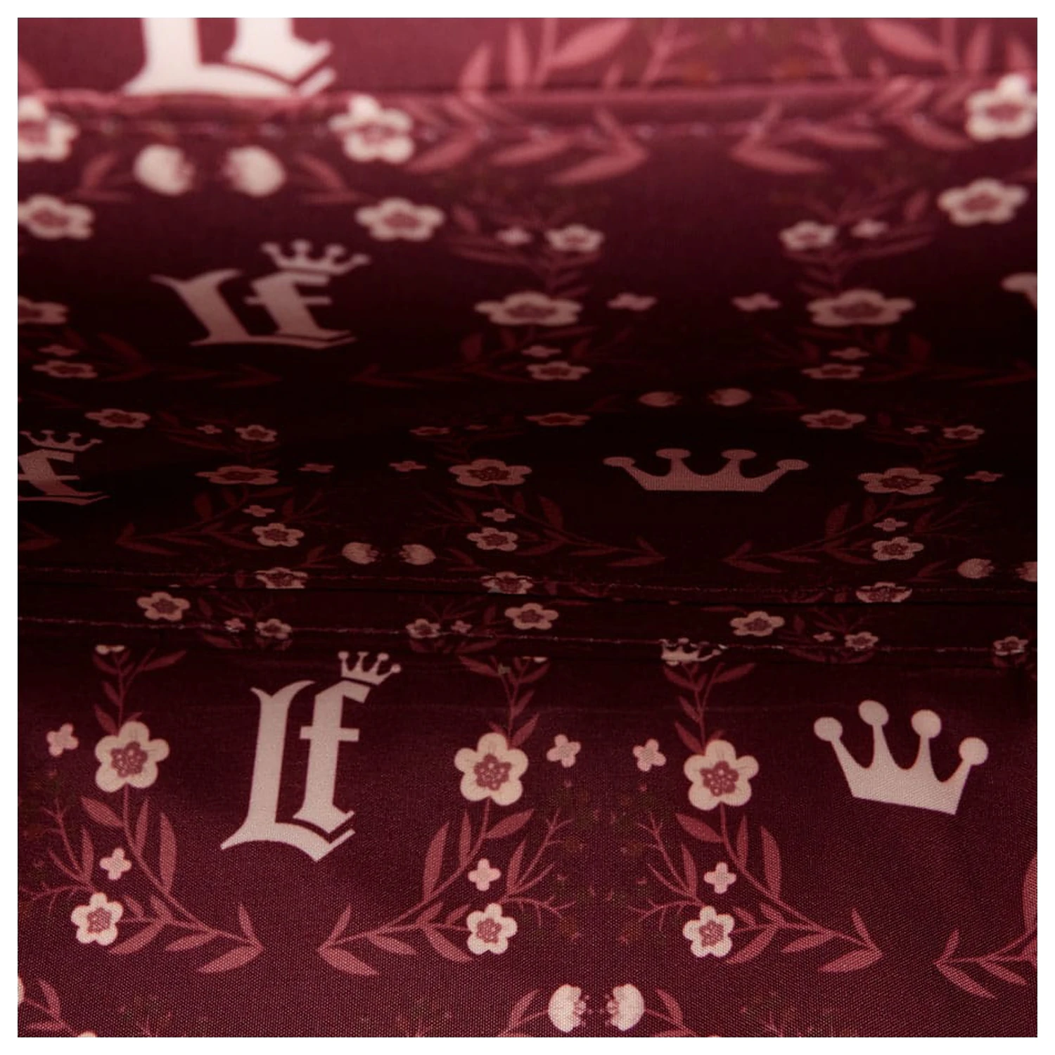 Loungefly Ice Cream & Red Floral keresztpántos táska termékfotó