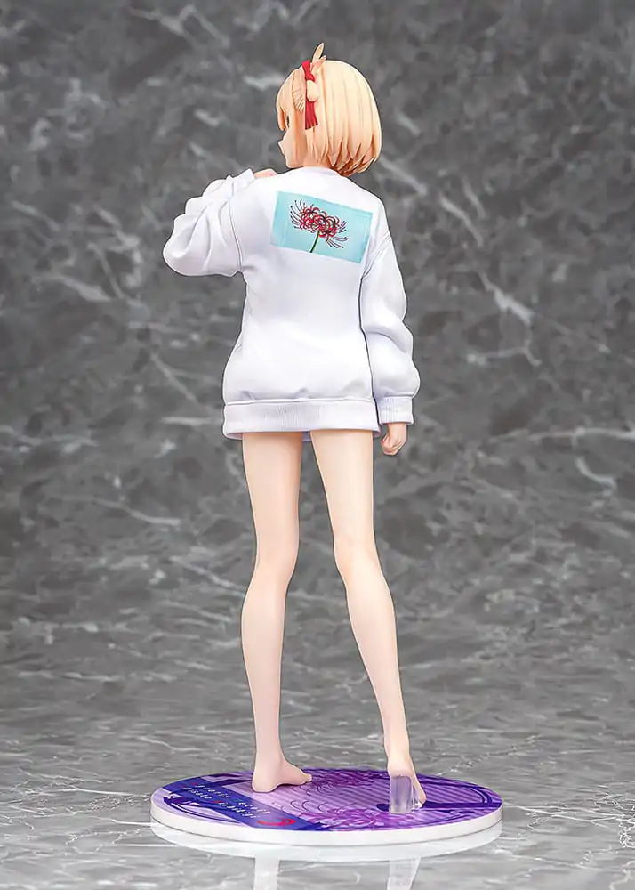 Lycoris Recoil 1/7 Chisato Nishikigi: Oversized Sweatshirt Ver. PVC szobor figura 25 cm termékfotó