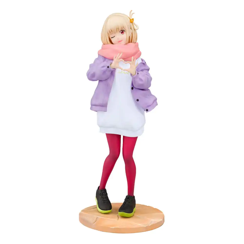 Lycoris Recoil PVC szobor figura 1/7 Chisato Nishikigi Winter Ver. 23 cm        termékfotó