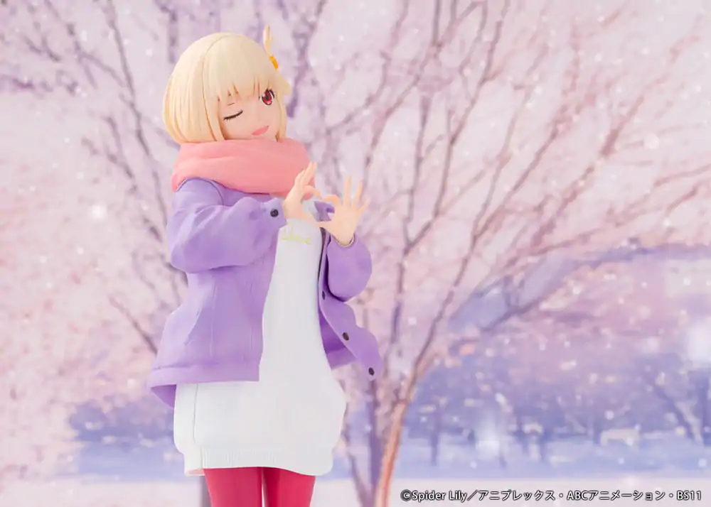 Lycoris Recoil PVC szobor figura 1/7 Chisato Nishikigi Winter Ver. 23 cm        termékfotó