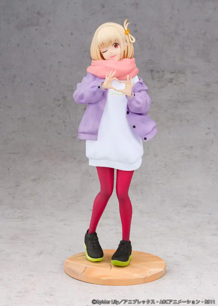 Lycoris Recoil PVC szobor figura 1/7 Chisato Nishikigi Winter Ver. 23 cm        termékfotó