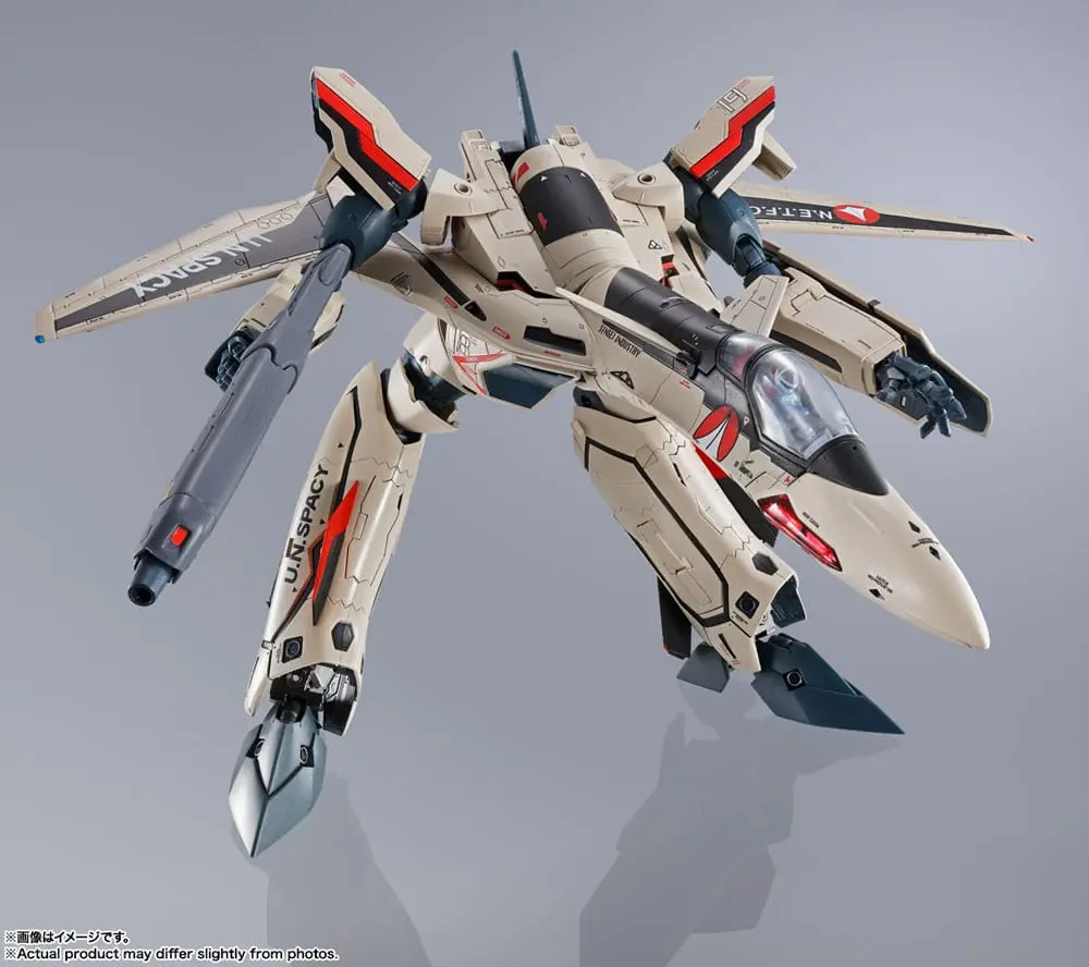Macross Frontier DX Chogokin YF-19 Excalibur (Isamu Alva Dyson Use) akciófigura 25 cm termékfotó