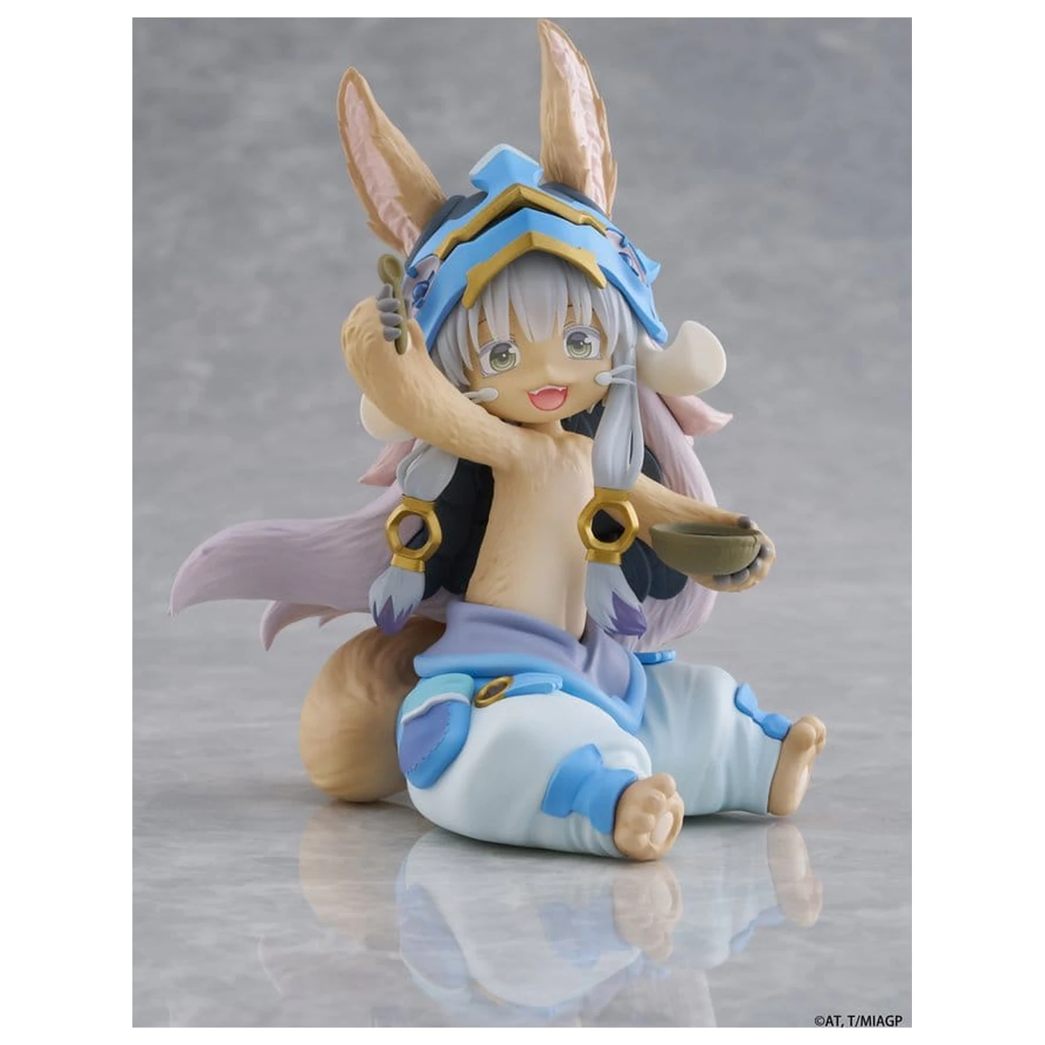 Made in Abyss Desktop Cute Nanachi (Mealtime ver.) PVC figura 13 cm termékfotó