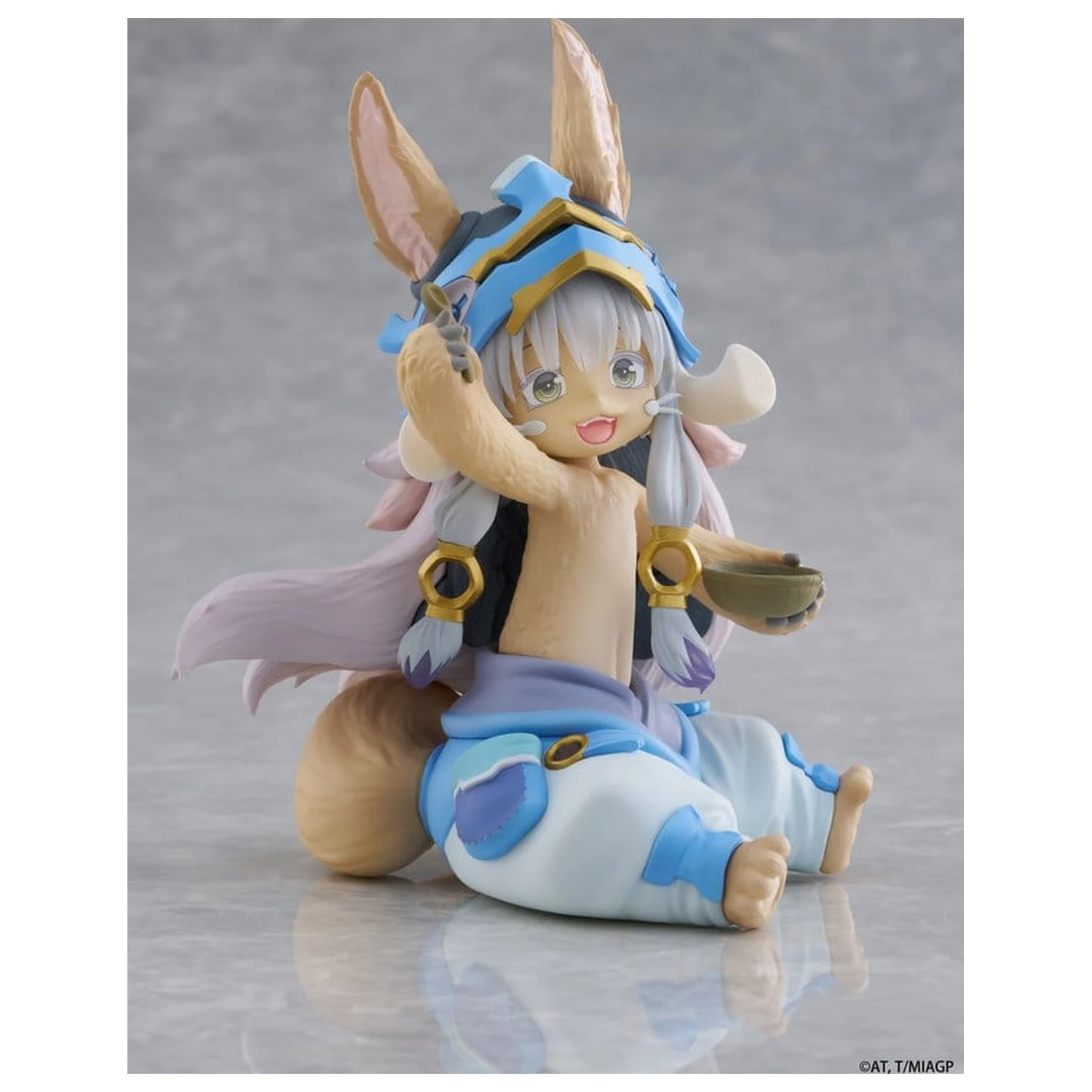 Made in Abyss Desktop Cute Nanachi (Mealtime ver.) PVC figura 13 cm termékfotó