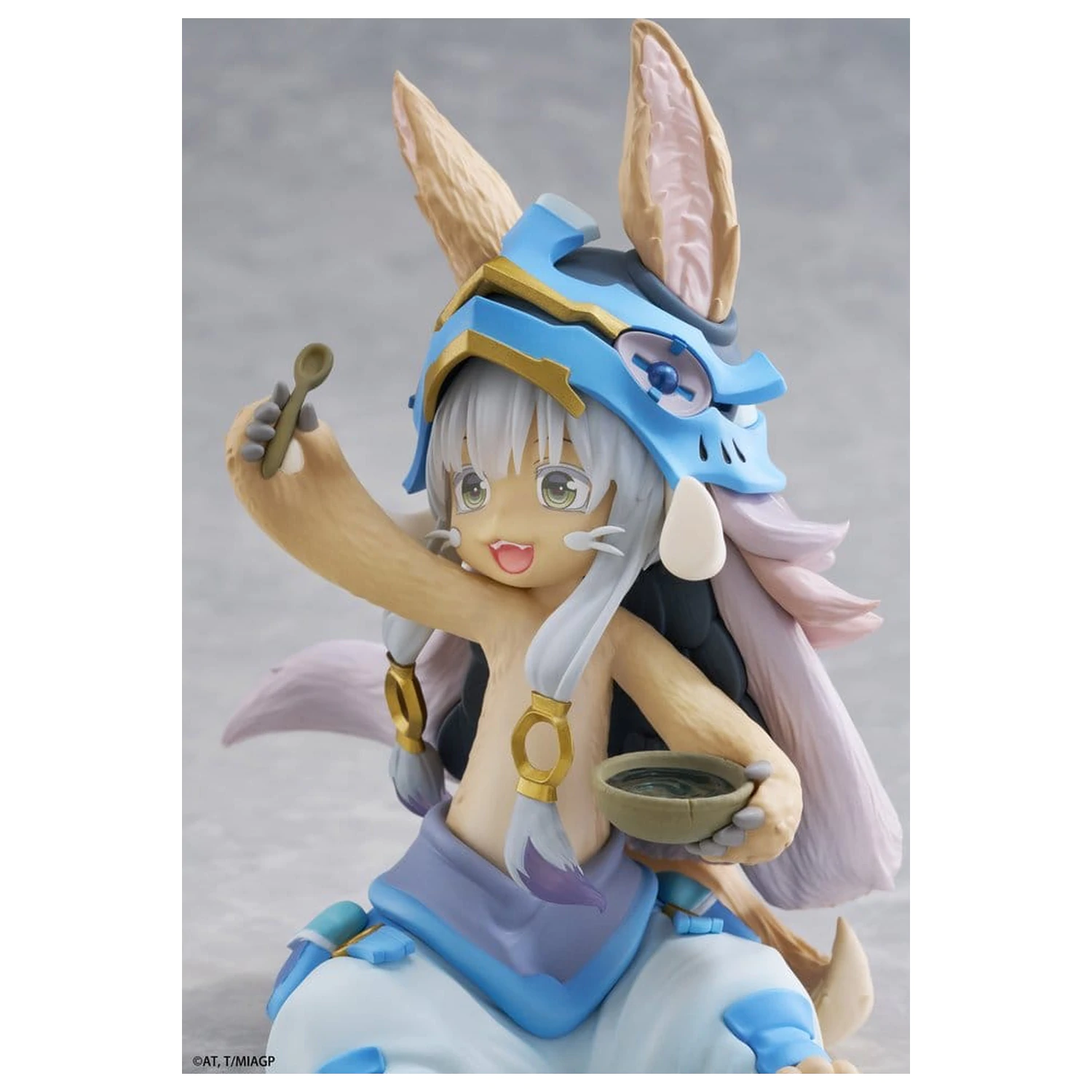 Made in Abyss Desktop Cute Nanachi (Mealtime ver.) PVC figura 13 cm termékfotó