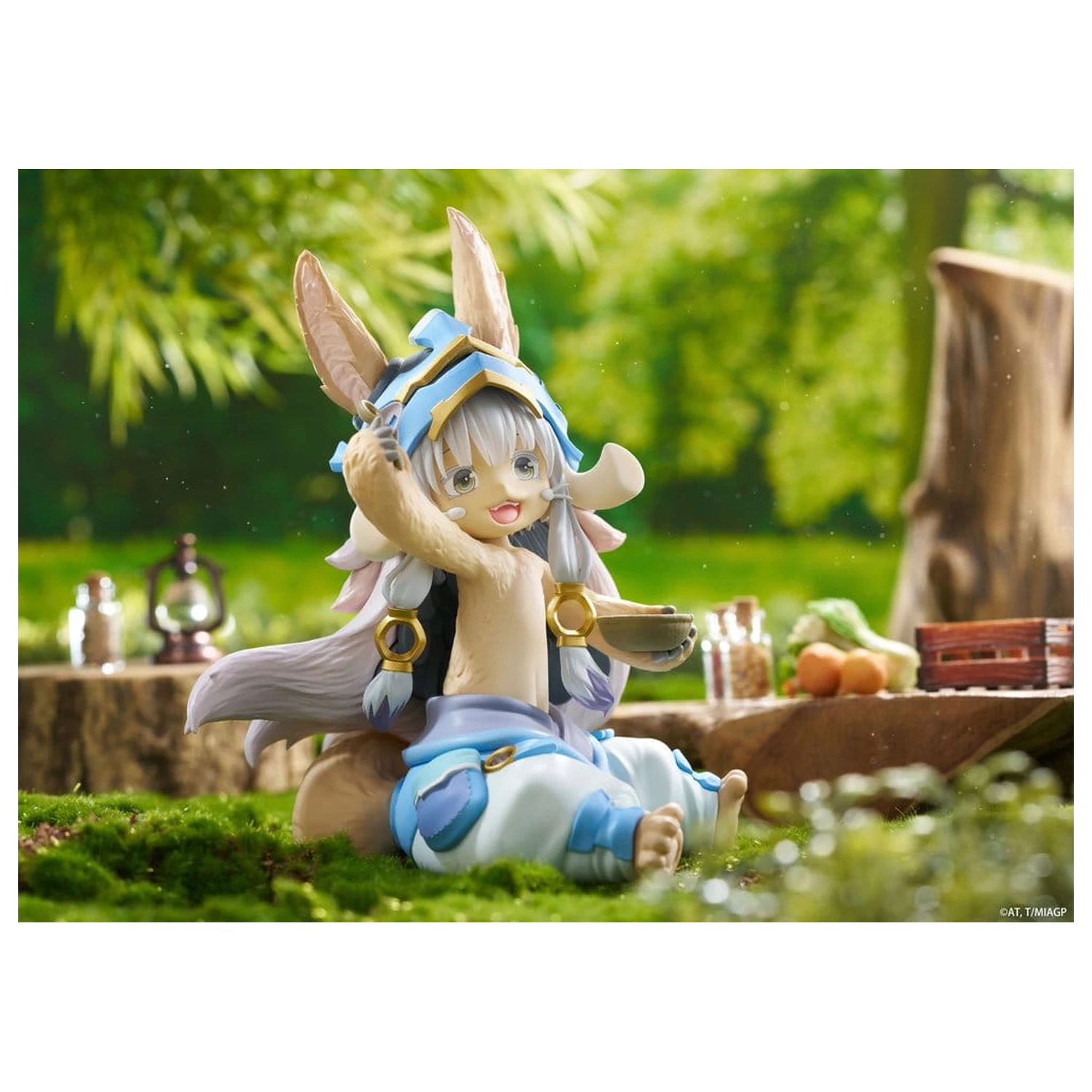Made in Abyss Desktop Cute Nanachi (Mealtime ver.) PVC figura 13 cm termékfotó