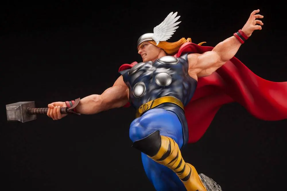 Marvel Avengers Fine Art 1/6 Thor szobor figura 44 cm termékfotó