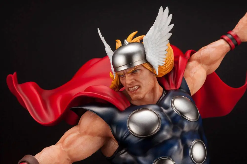 Marvel Avengers Fine Art 1/6 Thor szobor figura 44 cm termékfotó