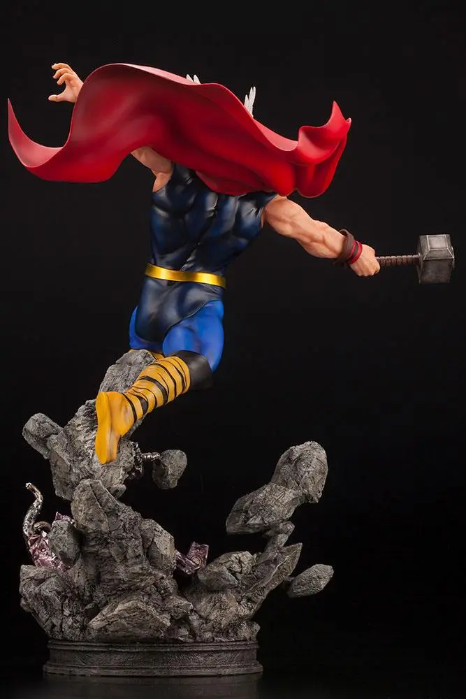 Marvel Avengers Fine Art 1/6 Thor szobor figura 44 cm termékfotó