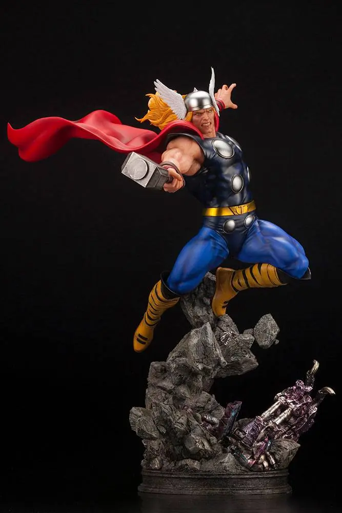 Marvel Avengers Fine Art 1/6 Thor szobor figura 44 cm termékfotó