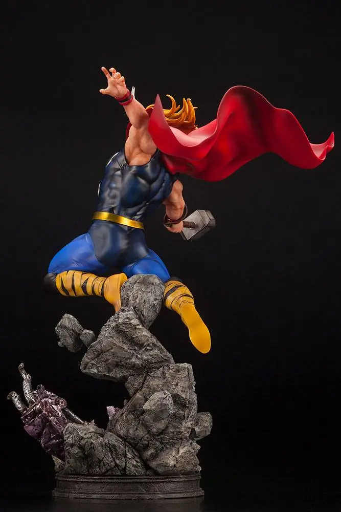 Marvel Avengers Fine Art 1/6 Thor szobor figura 44 cm termékfotó