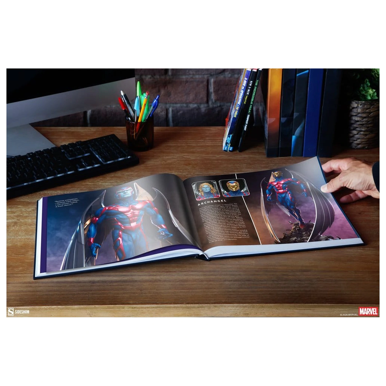 Marvel Book Collecting the Universe: The Art of Sideshow (Hardcover) termékfotó