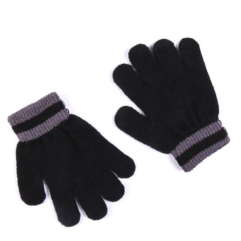 Marvel Bosszúállók gyerek körsál, sapka és kesztyű csomag termékfotó