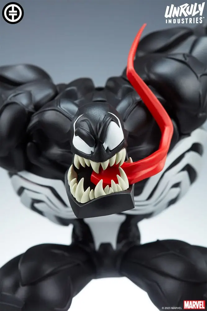 Marvel Designer Series Venom by Tracy Tubera Vinyl szobor figura 23 cm termékfotó