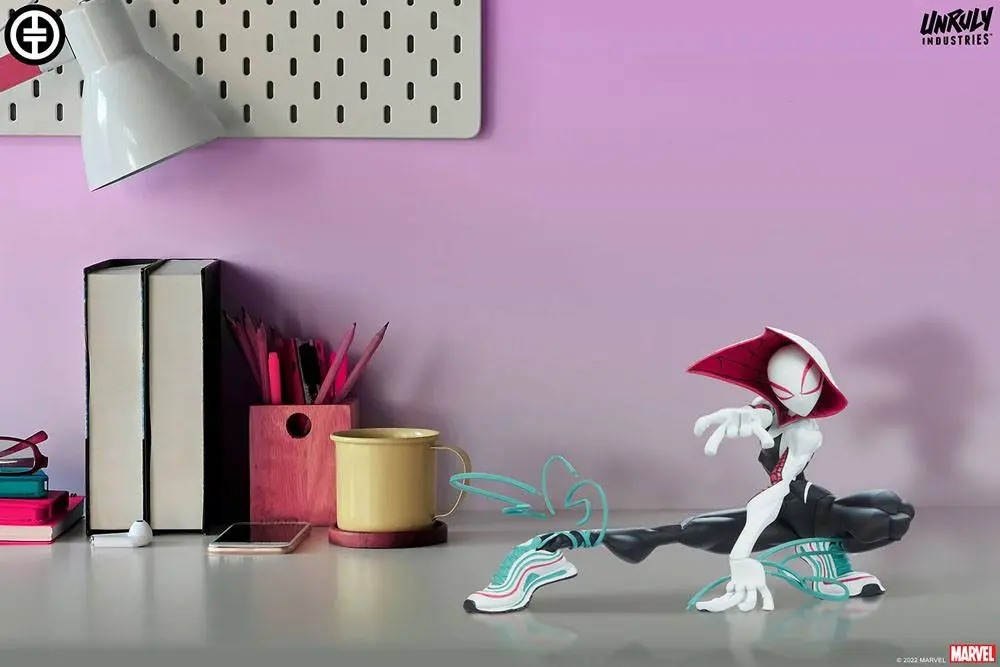Marvel Designer Series Vinyl szobor figura Ghost-Spider by Tracy Tubera 13 cm termékfotó