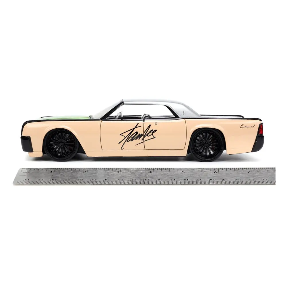 Marvel Hollywood Rides Diecast Model 1/24 1963 Lincoln Continental és Stan Lee figura termékfotó