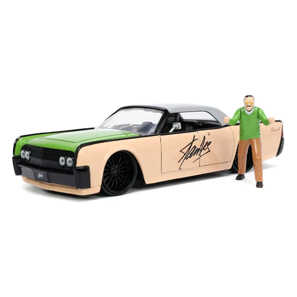 Marvel Hollywood Rides Diecast Model 1/24 1963 Lincoln Continental és Stan Lee figura termékfotó