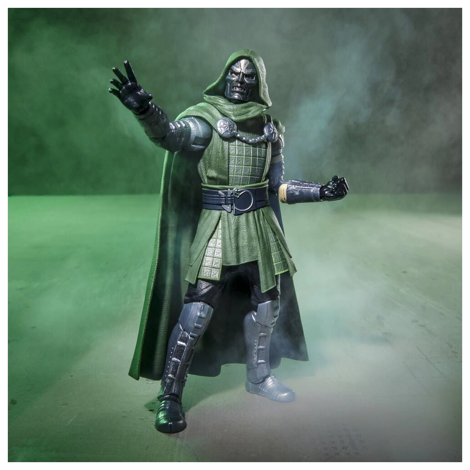 Marvel Legends Series Avengers Doomsday Doctor Doom figura 15cm termékfotó