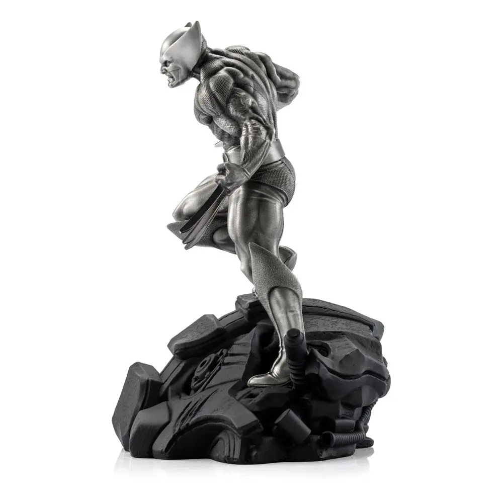Marvel Pewter Collectible Wolverine Victorious Limitált kiadás  szobor figura 24 cm termékfotó