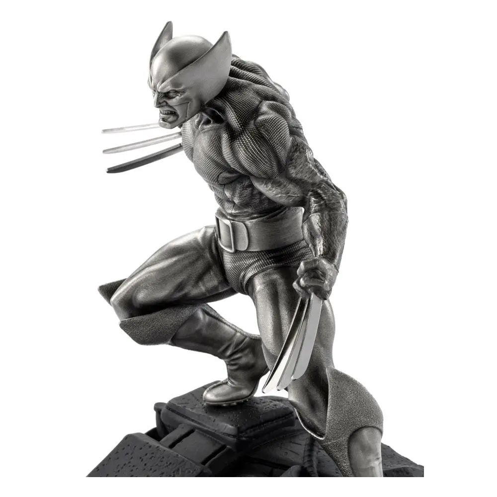Marvel Pewter Collectible Wolverine Victorious Limitált kiadás  szobor figura 24 cm termékfotó