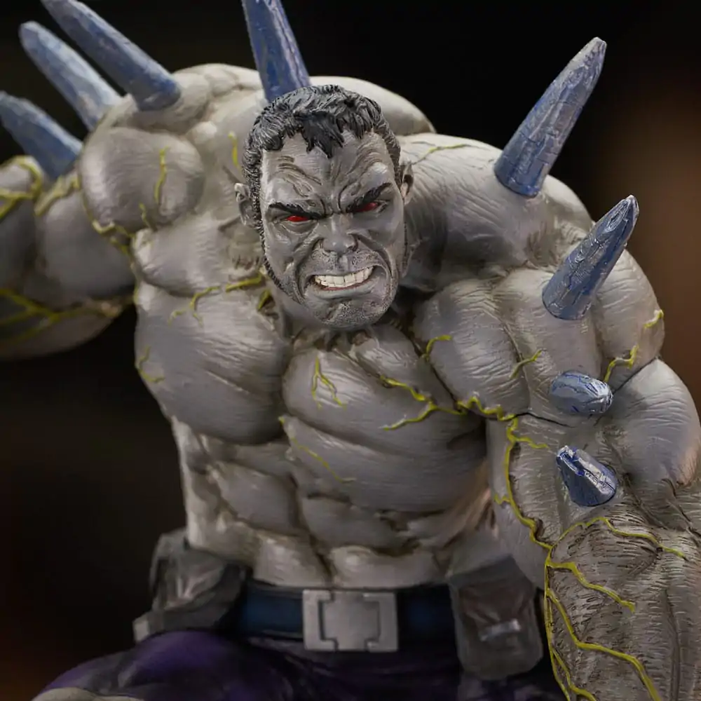Marvel Premier Collection Weapon Hulk szobor figura 28 cm termékfotó