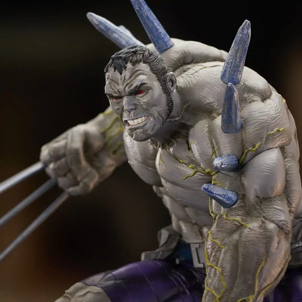 Marvel Premier Collection Weapon Hulk szobor figura 28 cm termékfotó