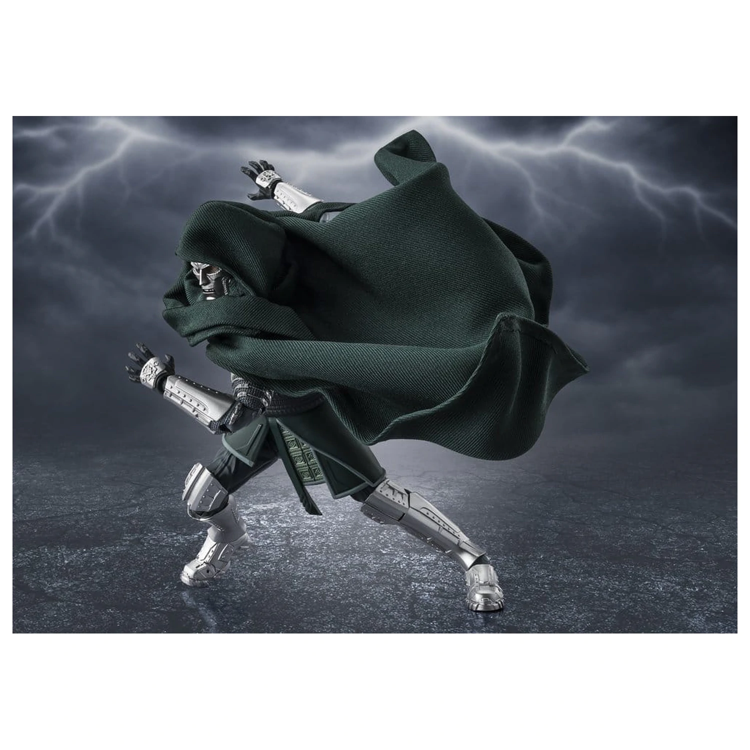 Marvel S.H.Figuarts akciófigura Doctor Doom (Avengers: Doomsday) 16 cm termékfotó