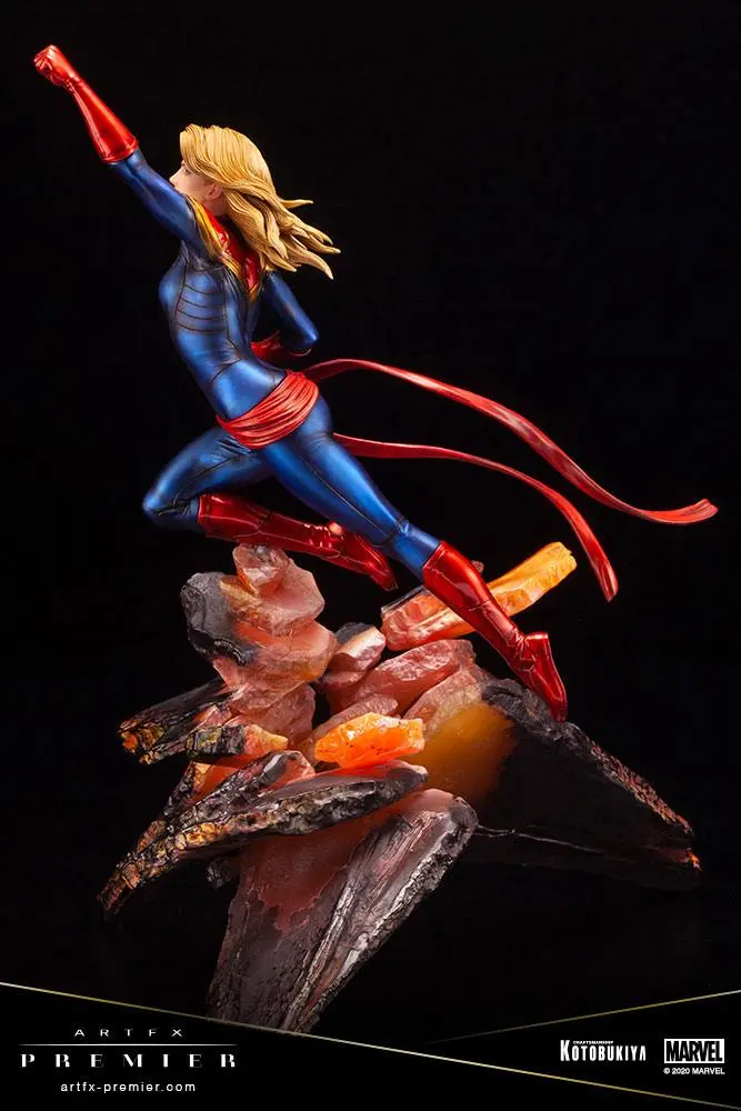 Marvel Universe ARTFX Premier 1/10 Captain Marvel PVC szobor figura 27 cm termékfotó