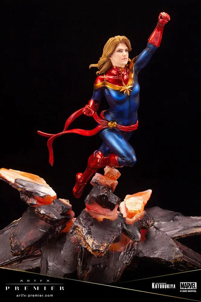 Marvel Universe ARTFX Premier 1/10 Captain Marvel PVC szobor figura 27 cm termékfotó