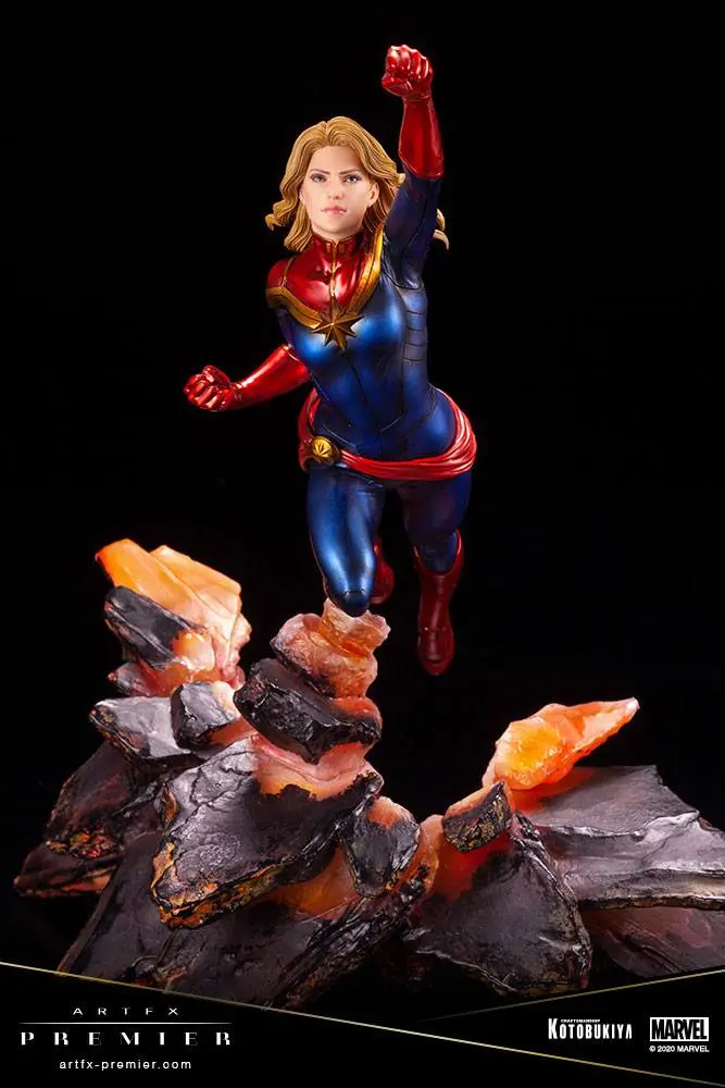 Marvel Universe ARTFX Premier 1/10 Captain Marvel PVC szobor figura 27 cm termékfotó