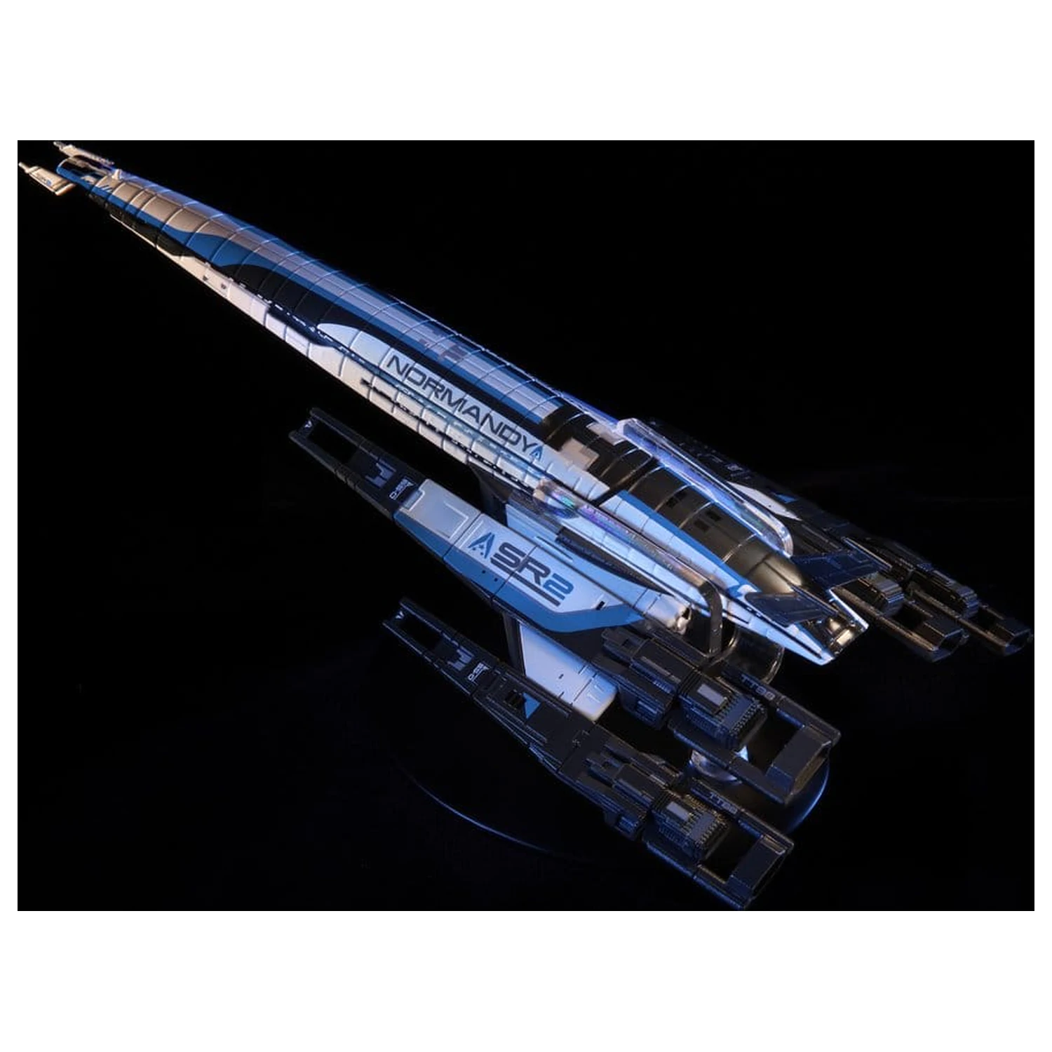Mass Effect Die-Cast Normandy SR-2 figura 22 cm  termékfotó