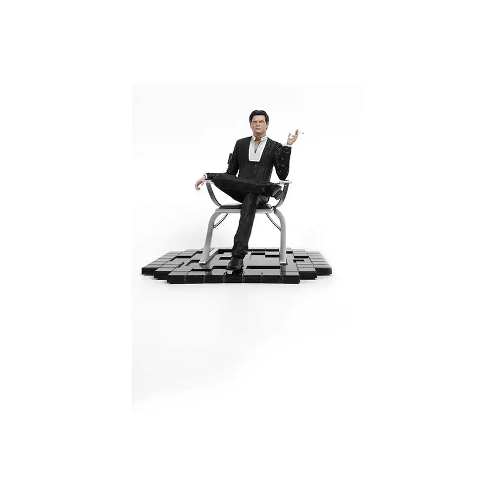 Mass Effect Illusive Man PVC szobor figura 20 cm termékfotó
