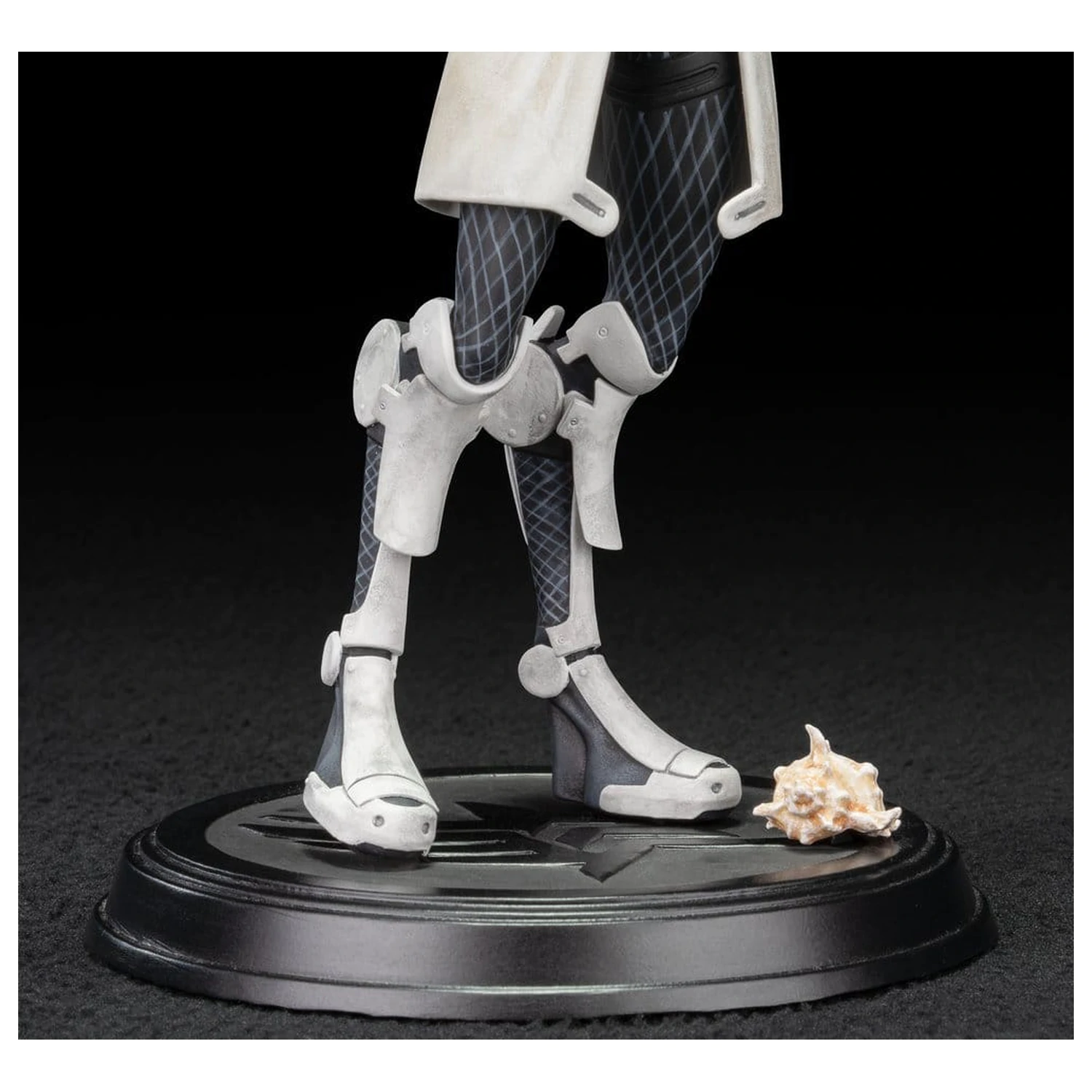 Mass Effect PVC figura Mordin Solus 23 cm termékfotó