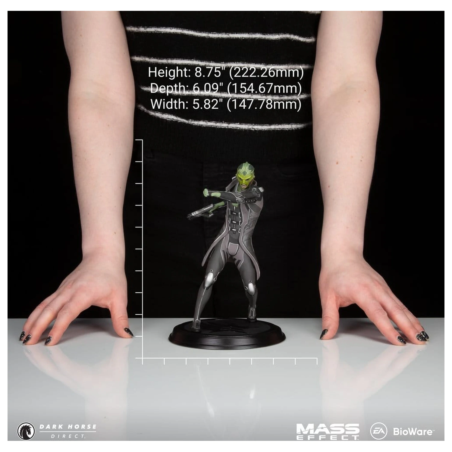 Mass Effect Thane Krios PVC figura 22 cm termékfotó