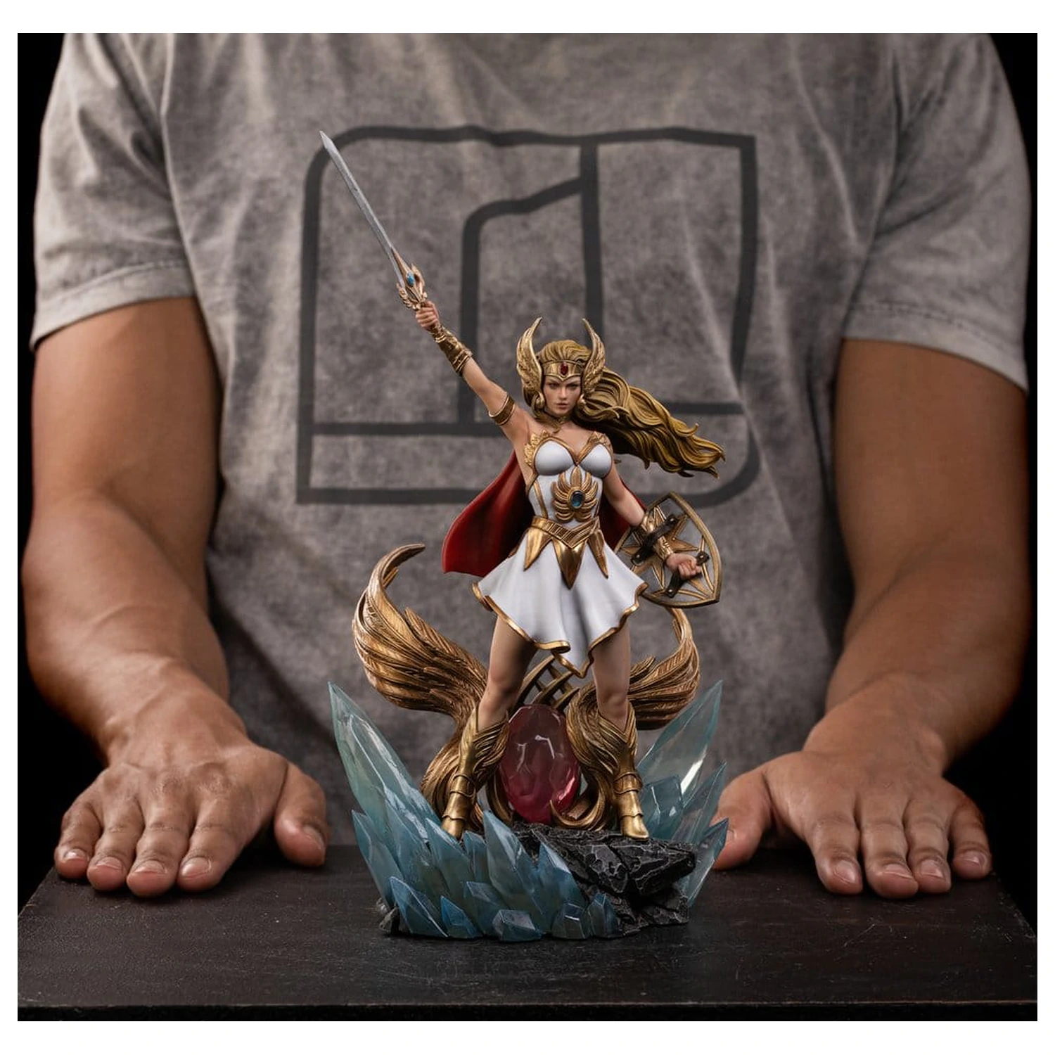 Masters of the Universe Art Scale (Unleashed) szobor figura 1/10 She-Ra Unleashed 31 cm termékfotó