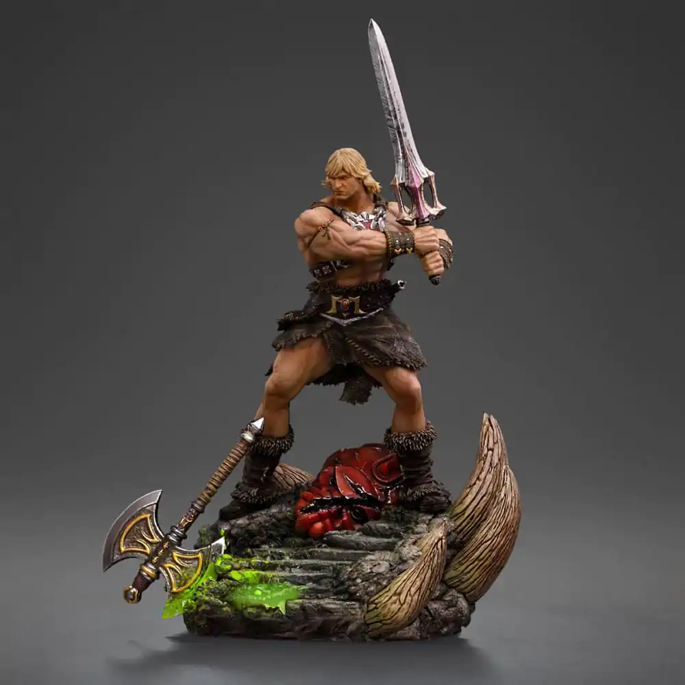 Masters of the Universe Deluxe Art Scale 1/10 He-Man Unleashed szobor figura 34 cm termékfotó