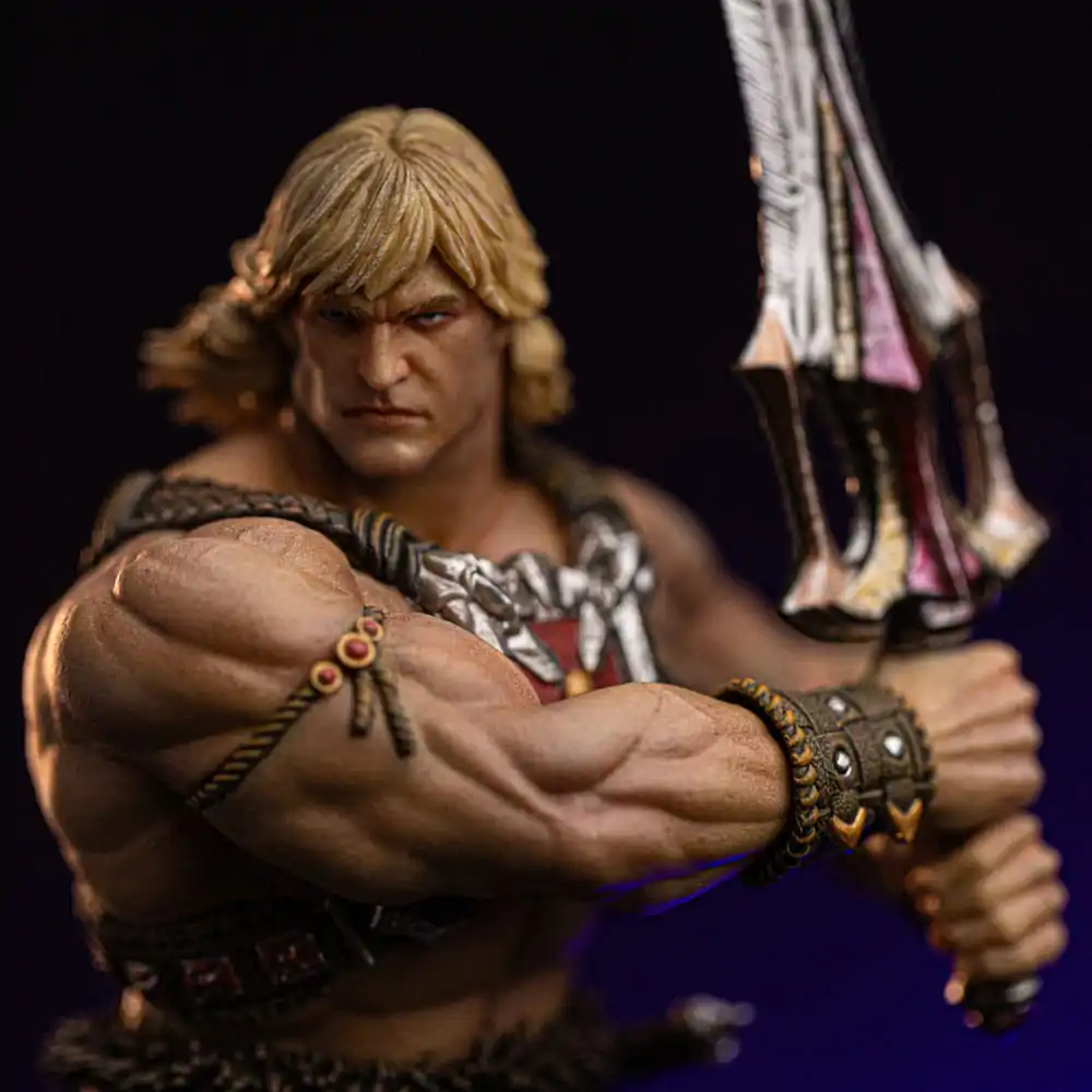 Masters of the Universe Deluxe Art Scale 1/10 He-Man Unleashed szobor figura 34 cm termékfotó